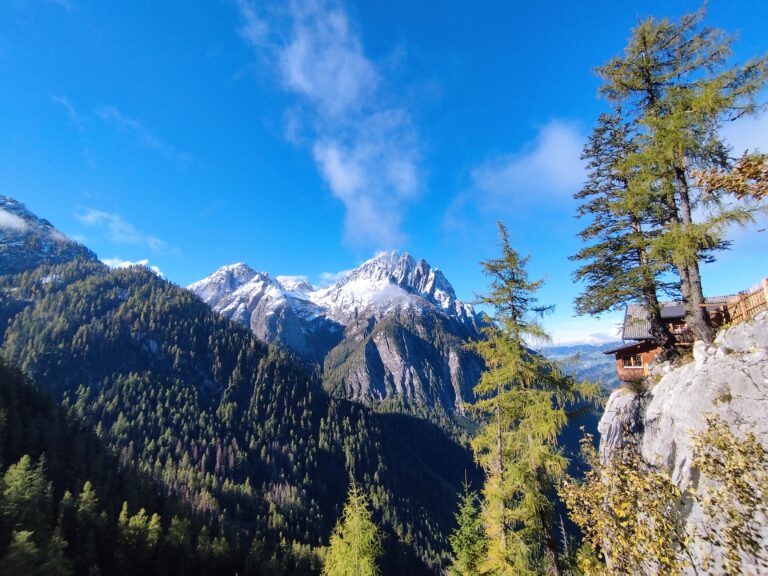 ocarljivi_:dolomiti_nad_lienzom